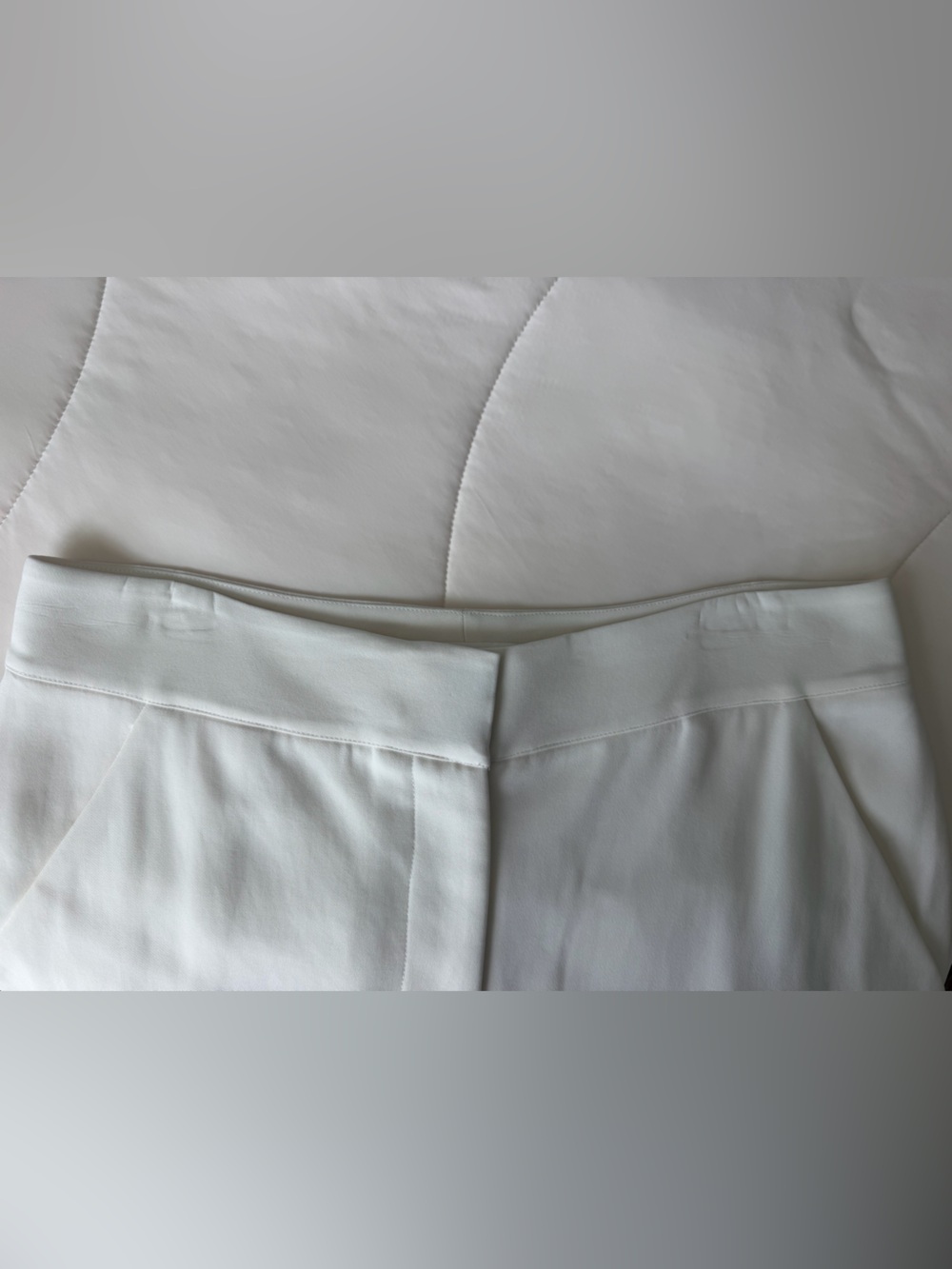 Veronica Beard Cream High-Waist Tailored Shorts - Picture 6 of 8